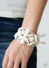 Load image into Gallery viewer, Macrame Mode - White - LOP 09/2020
