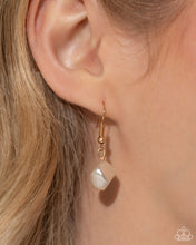 Load image into Gallery viewer, Cubed Cameo and Glittery Gala - Gold
