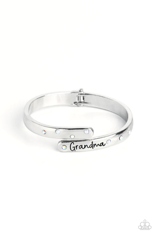 GORGEOUS GRANDMA - WHITE